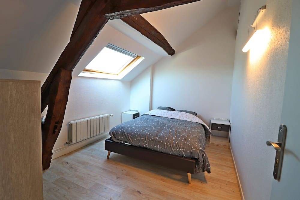 Charmande casa con pequeño jardín privado in Mennecy, Essonne