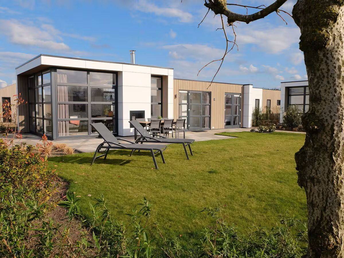 Modernes Chalet mit Terrasse & Garten – hundefreundlich! in IJssel