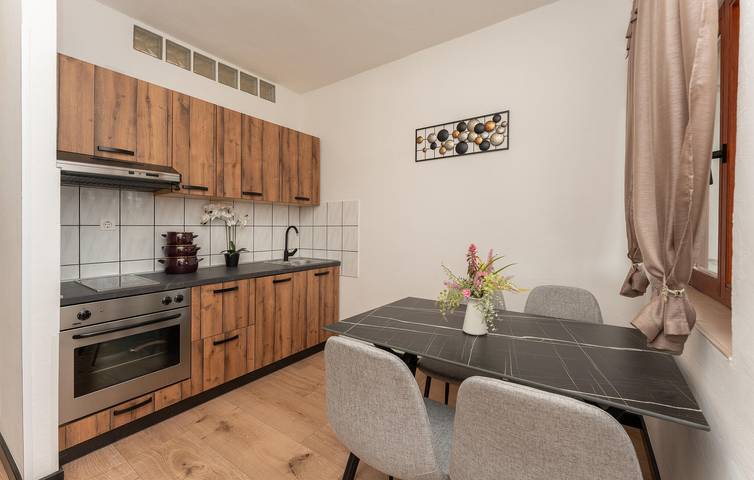 Ferienhaus für 16 Personen, mit Pool und Terrasse sowie Garten in Starigrad Paklenica - 4