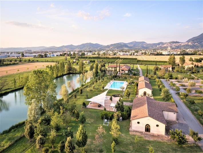 Gîte pour 2 personnes, avec piscine et sauna, animaux acceptés à Assise - 2