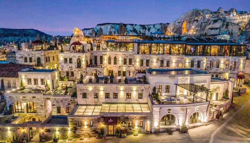 Hôtel pour 2 personnes, avec piscine ainsi que jardin et sauna - 1