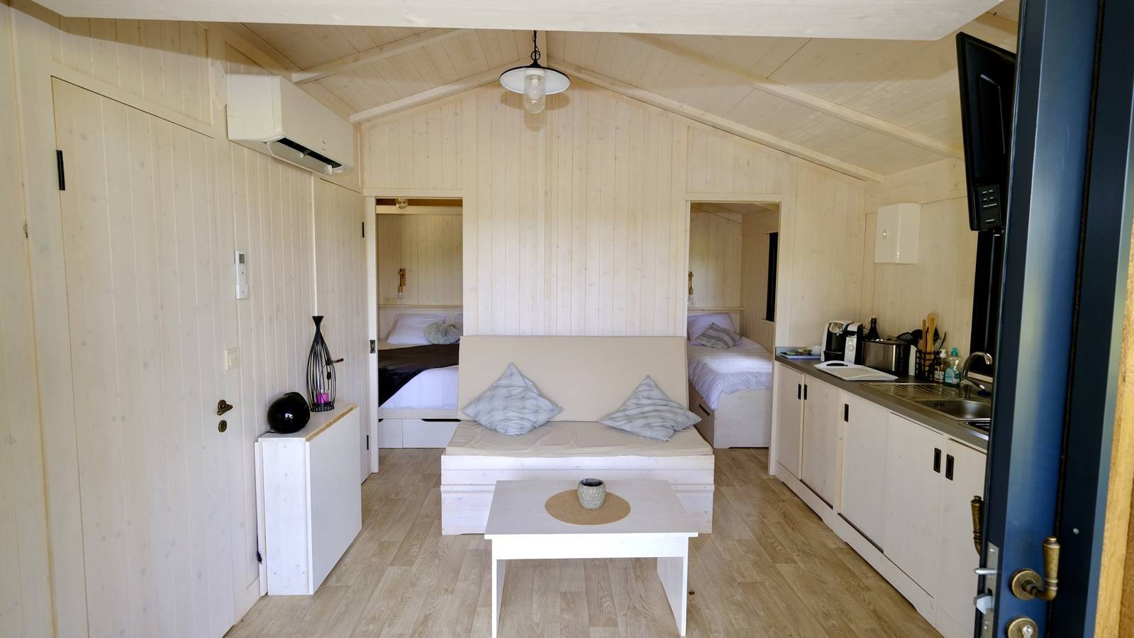 Gîte les Cabanes de Lara – "Cape Town + Maupiti/Île" in Ménesplet, Périgord Blanc
