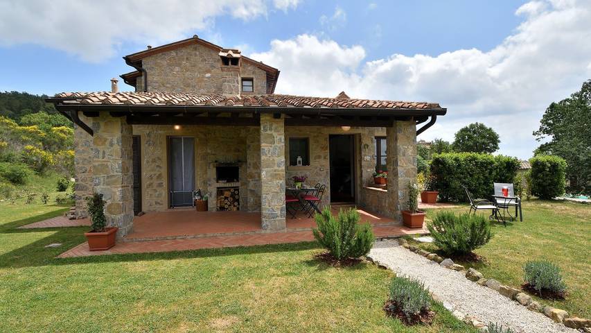 Ferienwohnung für 2 Personen, mit Terrasse und Pool in Roccalbegna