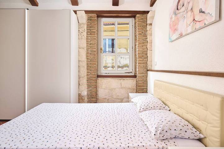 Romantisches Steinhaus im Zentrum von Umag direkt am Strand mit Parkplatz! in Umag, Umag und Umgebung