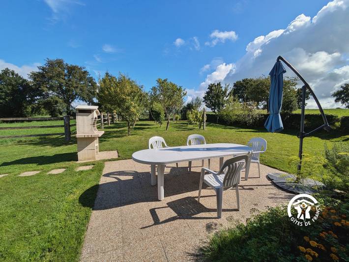 Gîte pour 4 personnes, avec terrasse et jardin dans Mayenne - 2