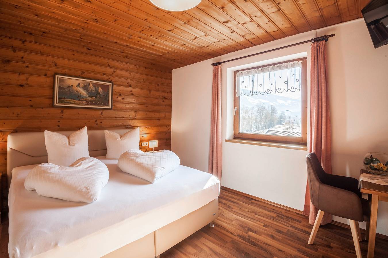 Entire apartment, Holiday Apartment "Brugger 6 Personen" Near the Ski Area with Mountain View in Tux Alps, Kaltenbach