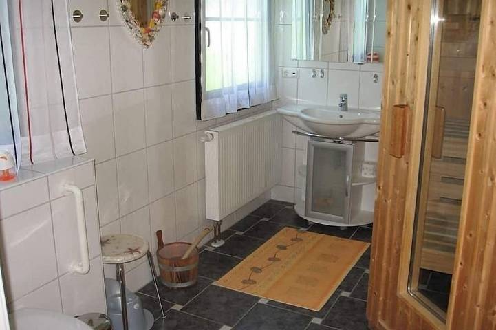 Ferienhaus für 8 Personen, mit Terrasse und Sauna sowie Garten, mit Haustier im Ostallgäu - 4