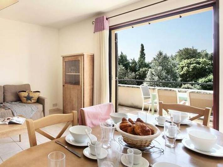 Appartement entier, Résidence Odalys Essentielle Les Soleils du Luberon - Appartement 4 personnes - 2 pièces 2/4 pers. in Bonnieux, Parc naturel régional du Luberon