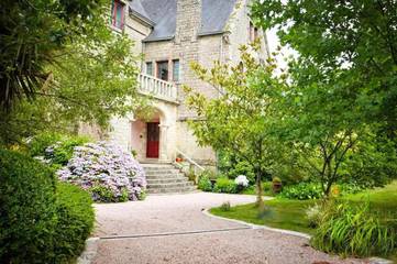 Cottage pour 18 personnes, avec piscine à Langoëlan
