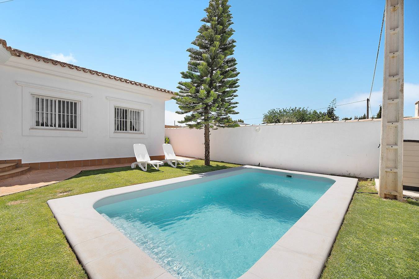 Chalet Casa Abedul Sancti Petri con piscina, jardín y Wi-Fi in Novo Sancti Petri, Chiclana de la Frontera