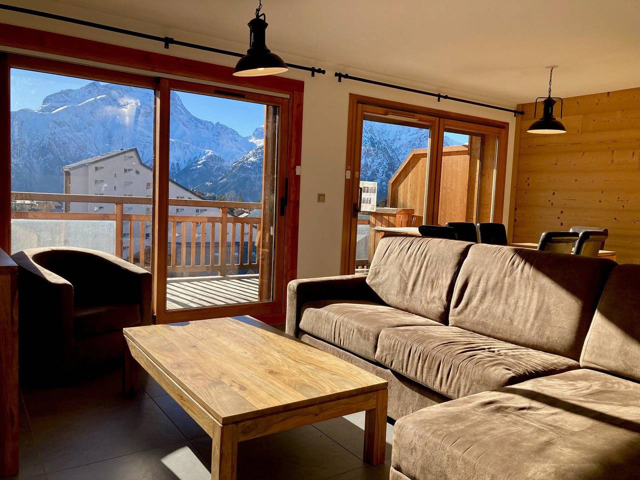 Apartamento entero, Apartamento nuevo, luminoso, a 250m de las pistas, se admiten mascotas in Mont-de-Lans, Les Deux Alpes
