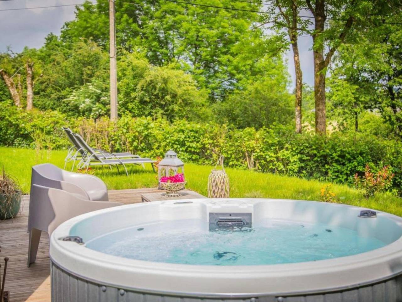 Luxury chalet with outdoor spa & rural location in Ferrières (Liège), Liège region