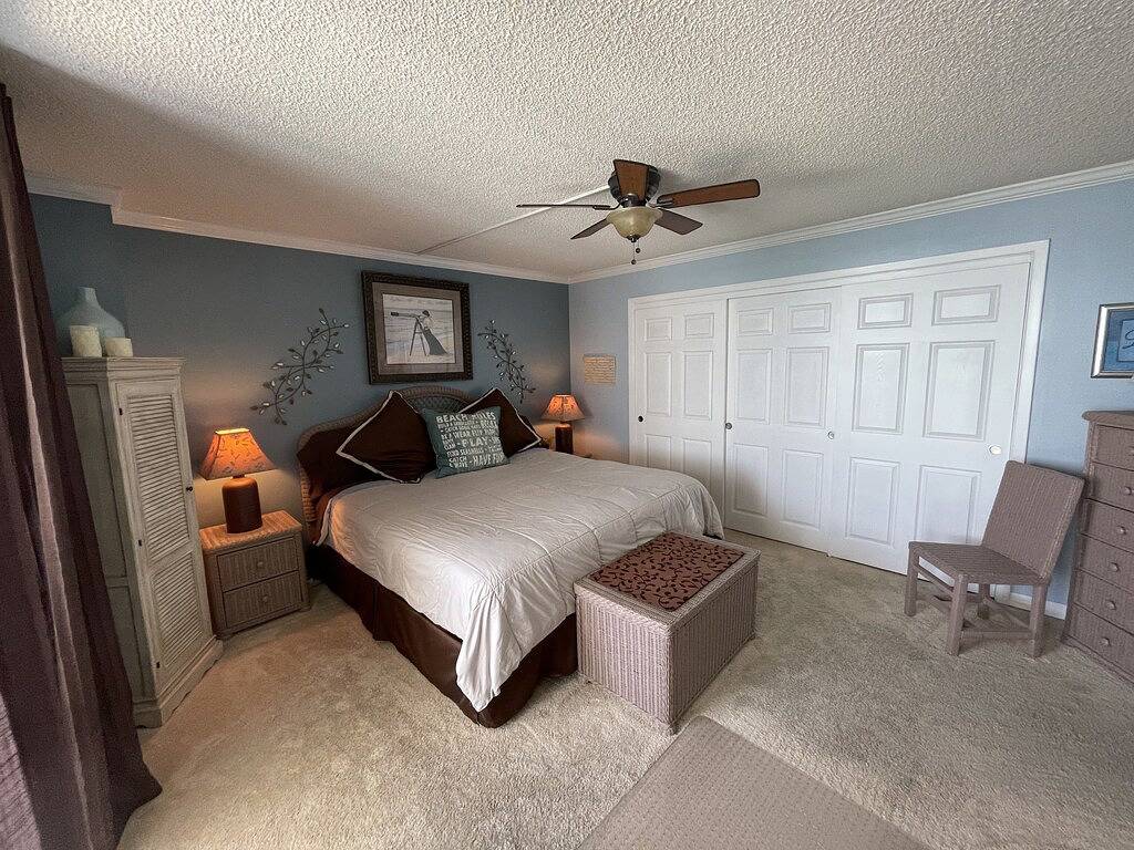 Ganze Wohnung, Oceanfront Condo, with Wrap Around Balcony & Ocean Views from every room in Daytona Beach, Florida