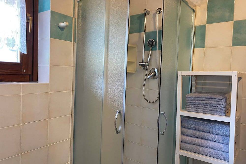 Ferienhaus bis 4 Personen, nur 200 m vom See entfernt, ruhige Lage in Idro, Gardasee-Berge