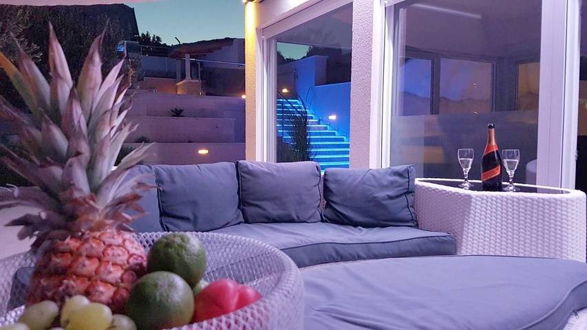 Villa pour 10 personnes, avec piscine ainsi que jardin et vue, animaux acceptés à Sevid - 4