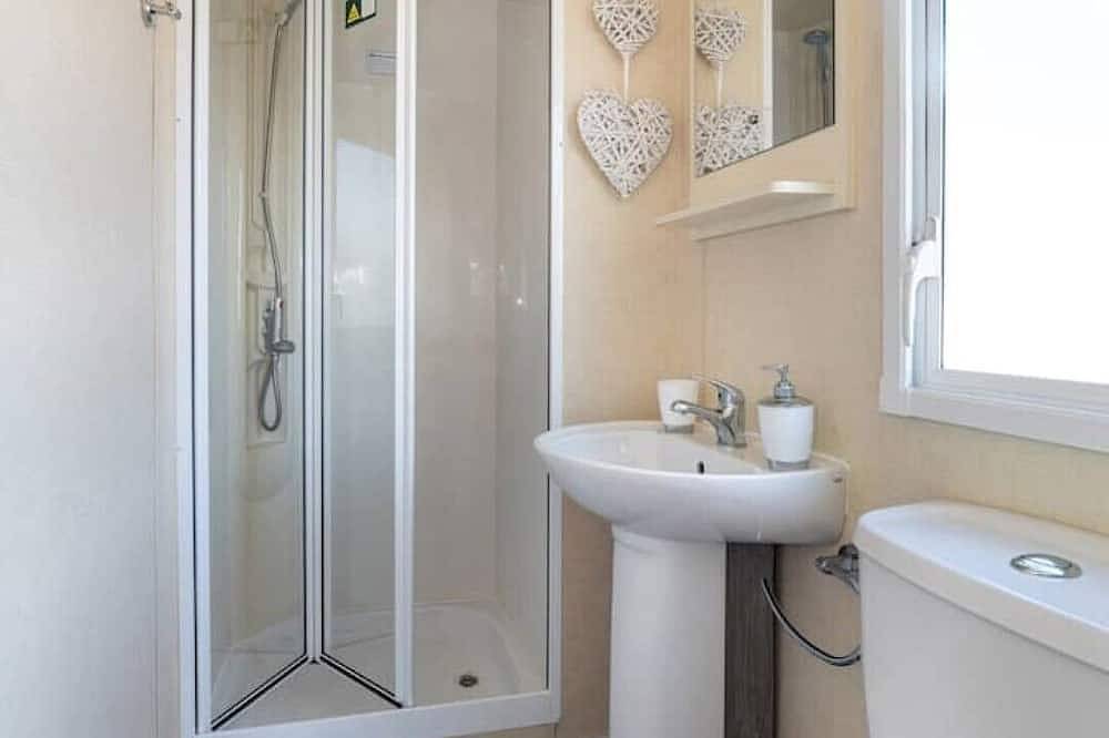 Dog Friendly* Lovely Caravan by the Beach, 4 Berth, Towyn, North Wales in Towyn, Conwy region