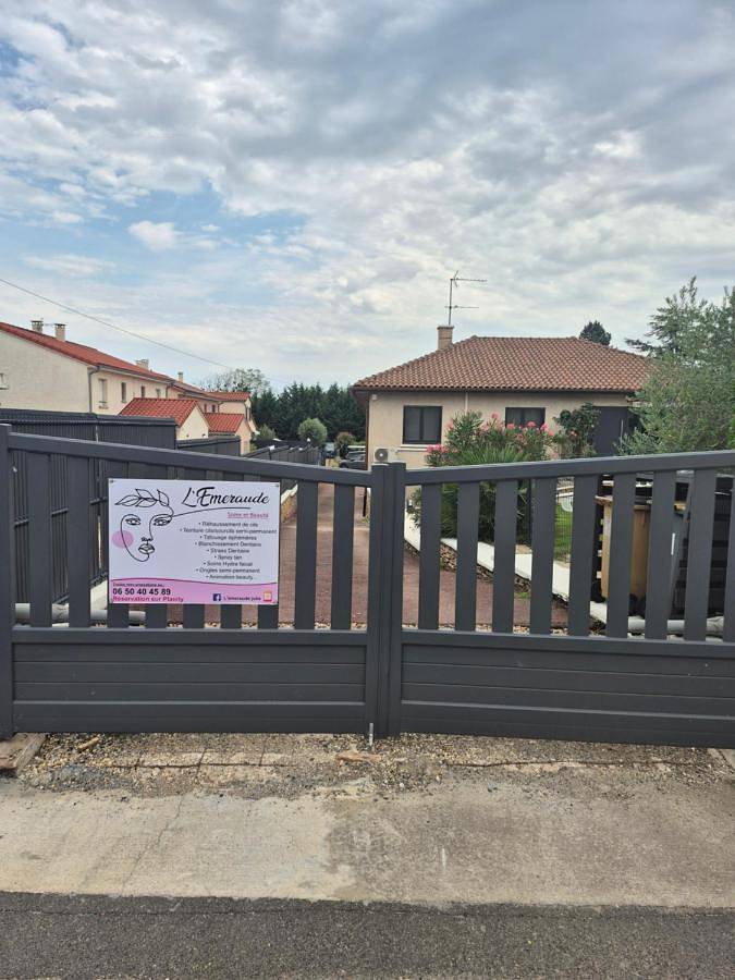 Location de vacances pour 4 personnes, avec jardin et jacuzzi à Gleizé - 3