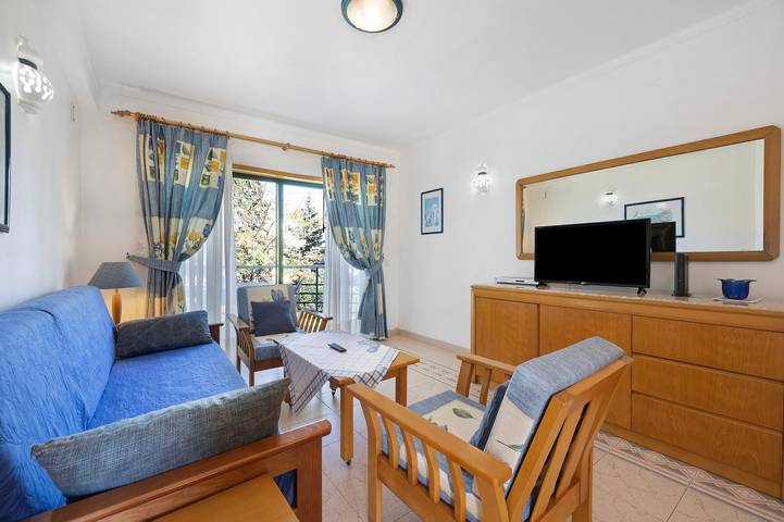 Appartement entier, Appartement 'Casa Daniel T1' avec balcon et Wi-Fi in São Sebastião, São Gonçalo de Lagos