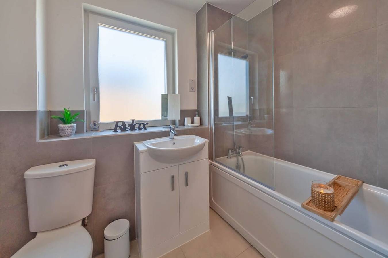 Entire apartment, Modern 1 Bedroom Apartment in Ashford in Ashford, Ashford region