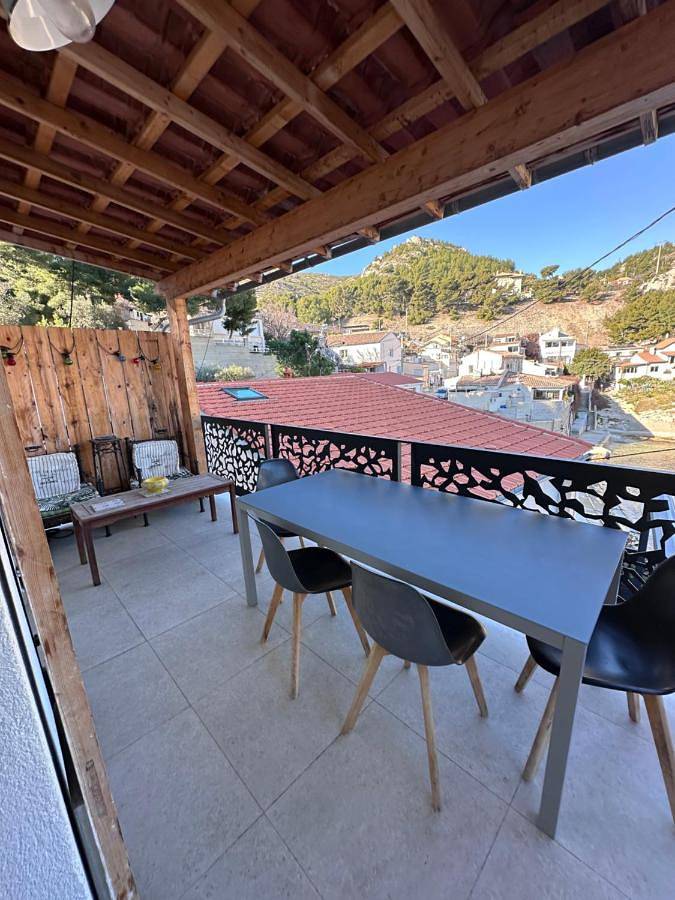 Location de vacances pour 6 personnes, avec terrasse et vue, animaux acceptés à Le Rove - 3