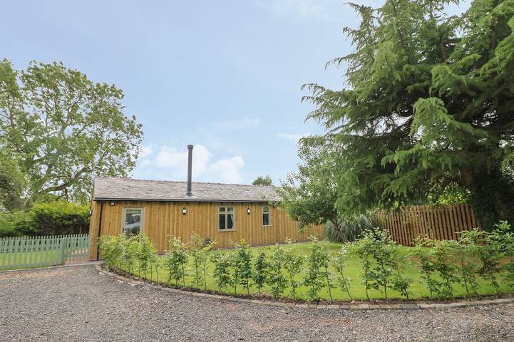 Cottage for 4 people, with garden and hot tub - 1