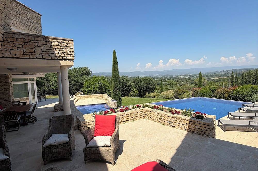 Maison De Vacances pour 10 Personnes dans Goult, Parc naturel régional du Luberon