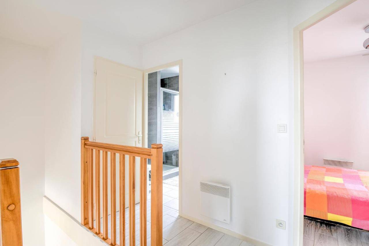 Three-Bedroom House in Saint-Denis-lès-Bourg, Région de Bourg-en-Bresse