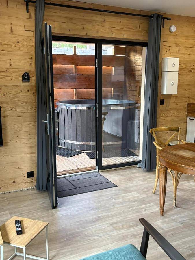 Chalet pour 2 personnes, avec Terrasse et Jacuzzi à Rochesson - 3