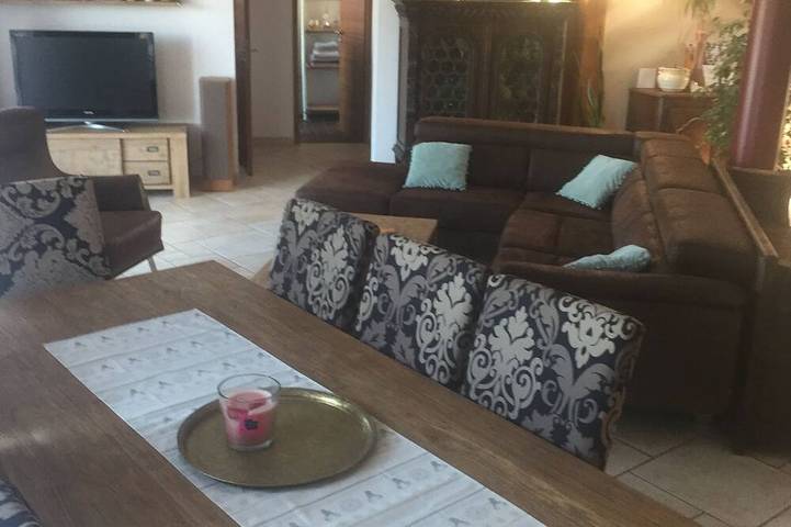 Location de vacances pour 15 personnes, avec jacuzzi ainsi que jardin et sauna à Lignol-le-Château - 4