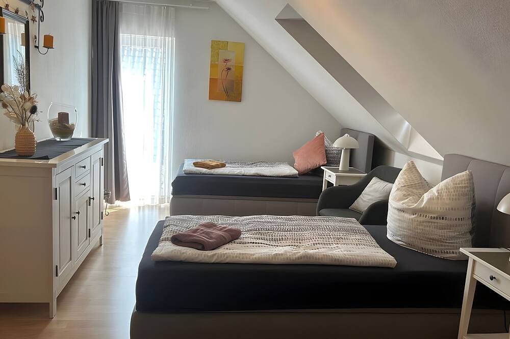 Ganze Wohnung, Ferienwohnung mit Blick auf den \"Kickelhahn\" in Ilmenau, Thüringer Kernland