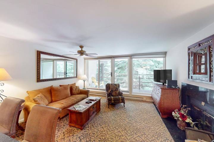 Vakantiewoning voor 4 personen, with sauna and whirlpool as well as zwembad and balkon in Vail