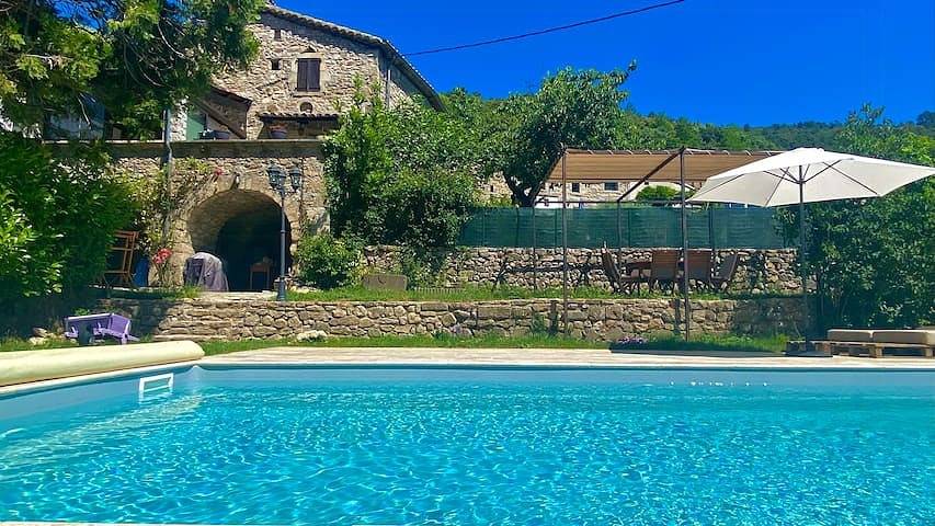 Location de vacances pour 7 personnes, avec jardin à Joannas - 2