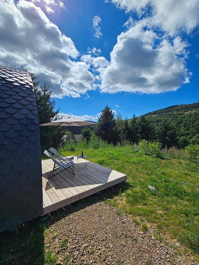 Gîte pour 4 personnes, avec terrasse ainsi que vue et jardin à Le Bleymard - 2