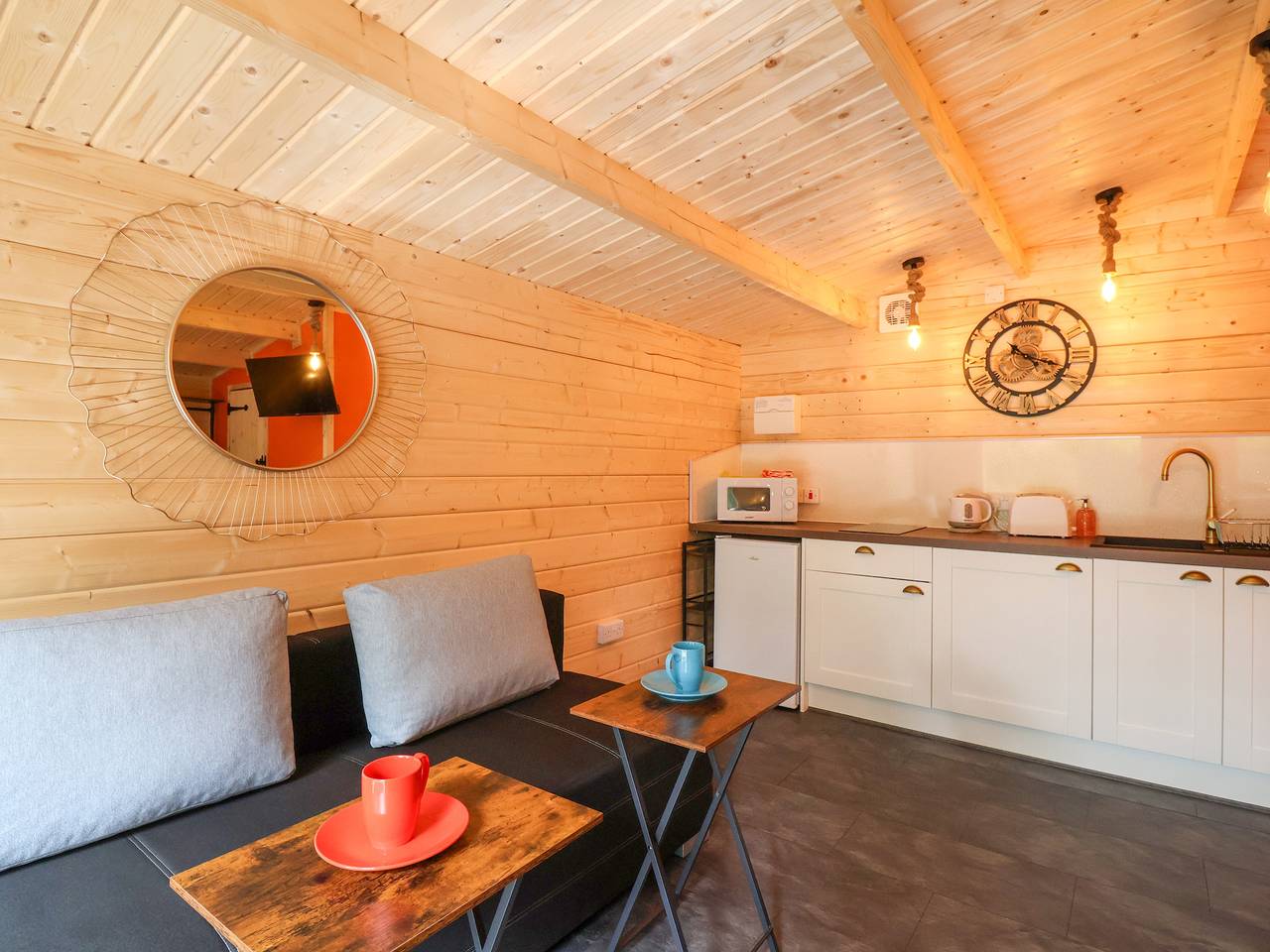 Log Cabin - Amber Glow in West Pennard, Somerset