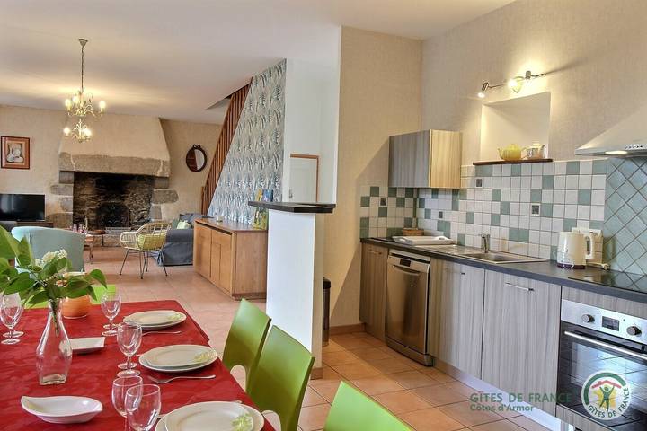 Gîte pour 8 personnes, avec terrasse à Pédernec - 4