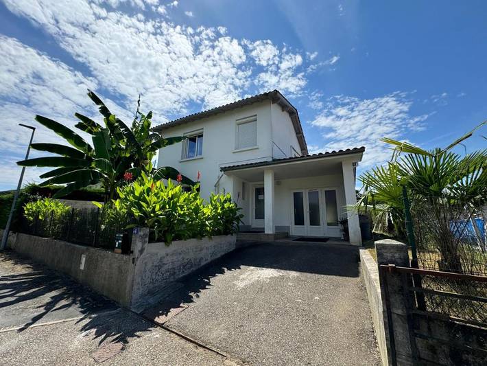 Casa de vacaciones para 13 personas, con vistas y jardín - 1