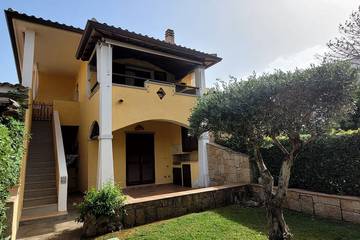 Gîte pour 4 personnes, avec balcon et jardin à Cannigione
