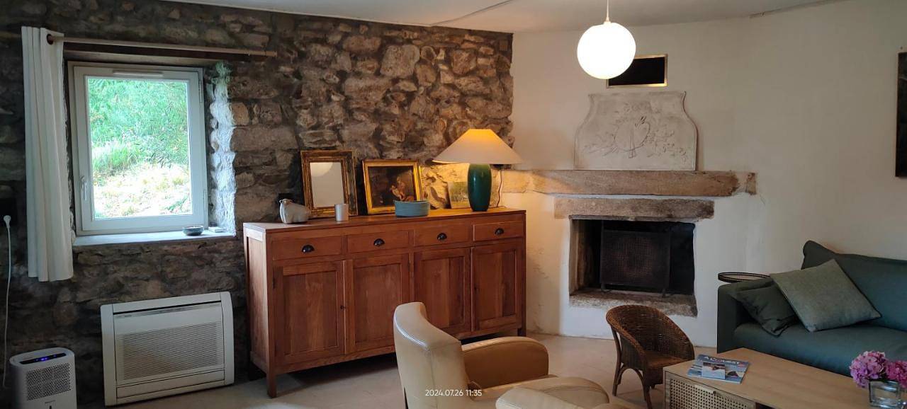 Two-Bedroom House in Marzan, Côte des Mégalithes