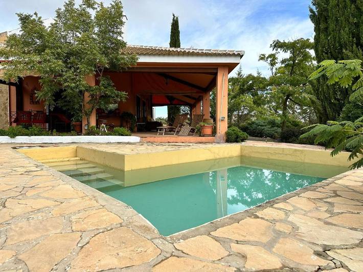 Casa rural para 13 personas, con piscina además de jacuzzi y jardín en Archidona - 4