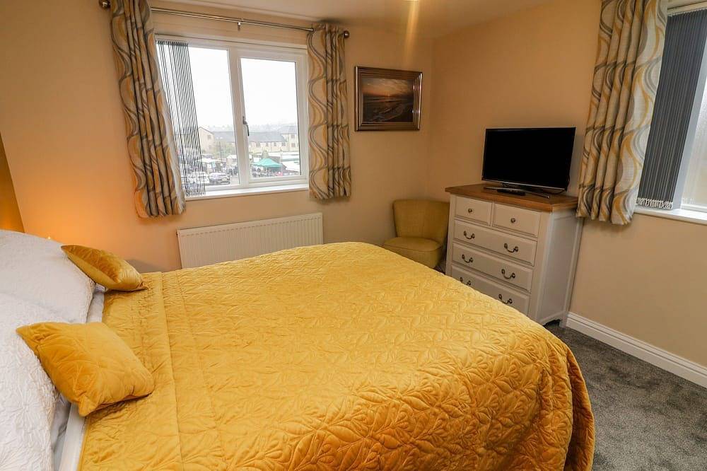 Market Lounge, romantic, character holiday cottage in Clitheroe in Clitheroe, Lancashire