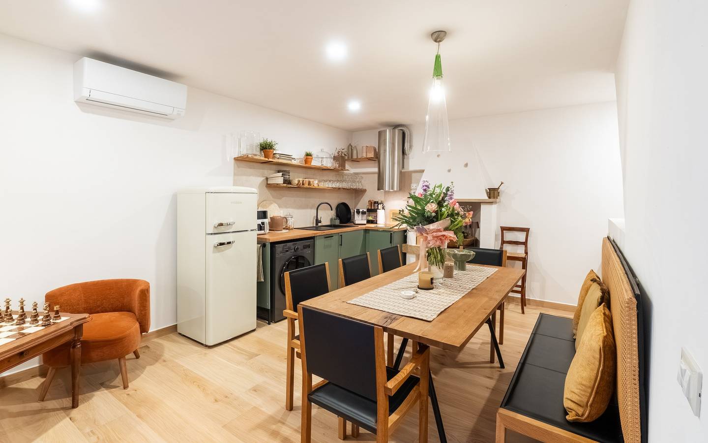 Homestay „Residenza Tre Cuori“ mit Seeblick, Wlan und Klimaanlage in Torri del Benaco, Gardasee-Berge