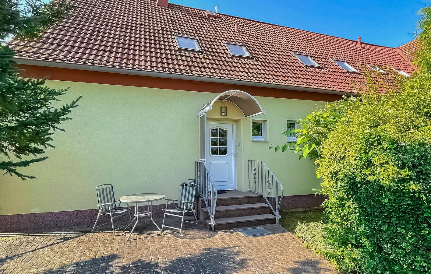 Ganze Ferienwohnung, Modernes Apartment 2 km von der Küste, 1 km vom Stadtzentrum entfernt in Kemnitz, Vorpommern