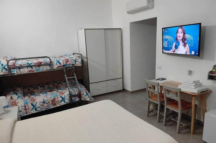Chambre Familiale avec Jardin in Sabaudia, Agro Pontino