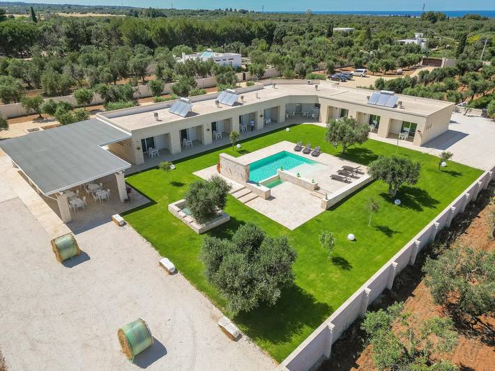 Villa per 30 persone, con giardino a Carovigno