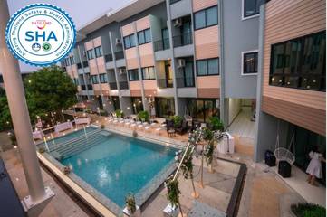 Hôtel pour 2 personnes, avec terrasse ainsi que piscine et vue dans Nai Yang Beach