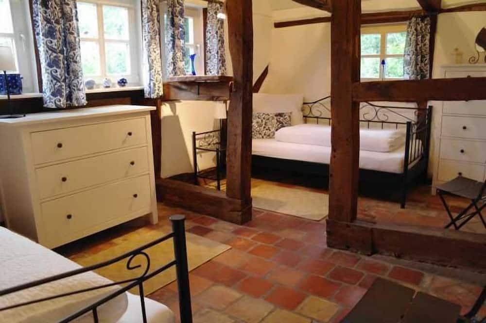 Romantisches 4-Sterne-Ferienhaus im Weserbergland bei Hameln mit  Kamin, Sauna in Weibeck, Hessisch Oldendorf