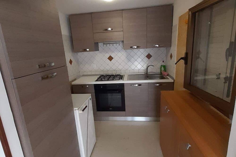 Casa Vacanze Indipendente, Parcheggio Interno e Giardino Privato Recintato in Lucciana, Región de Bastia