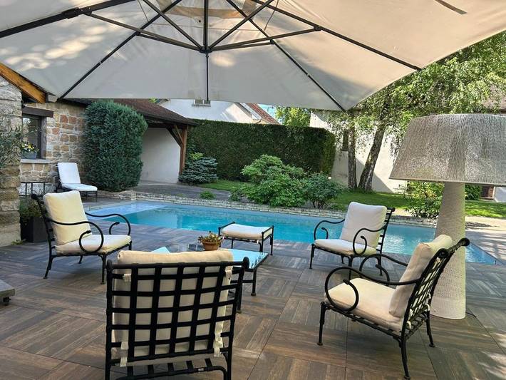 Location de vacances pour 9 personnes, avec Jacuzzi ainsi que Terrasse et Piscine à Fauverney - 2