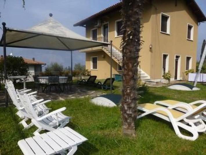 Ferienwohnung für 4 Personen, mit Balkon und Terrasse sowie Garten und Seeblick in Malcesine
