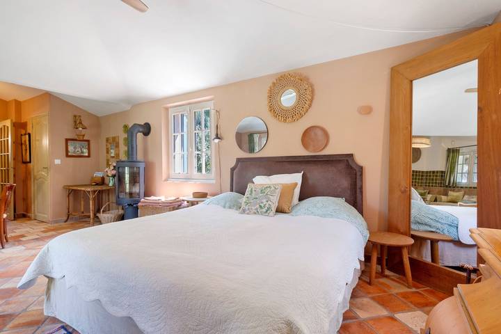 Location de vacances pour 3 personnes, avec jardin et sauna, animaux acceptés à Roquefort-les-Pins - 4